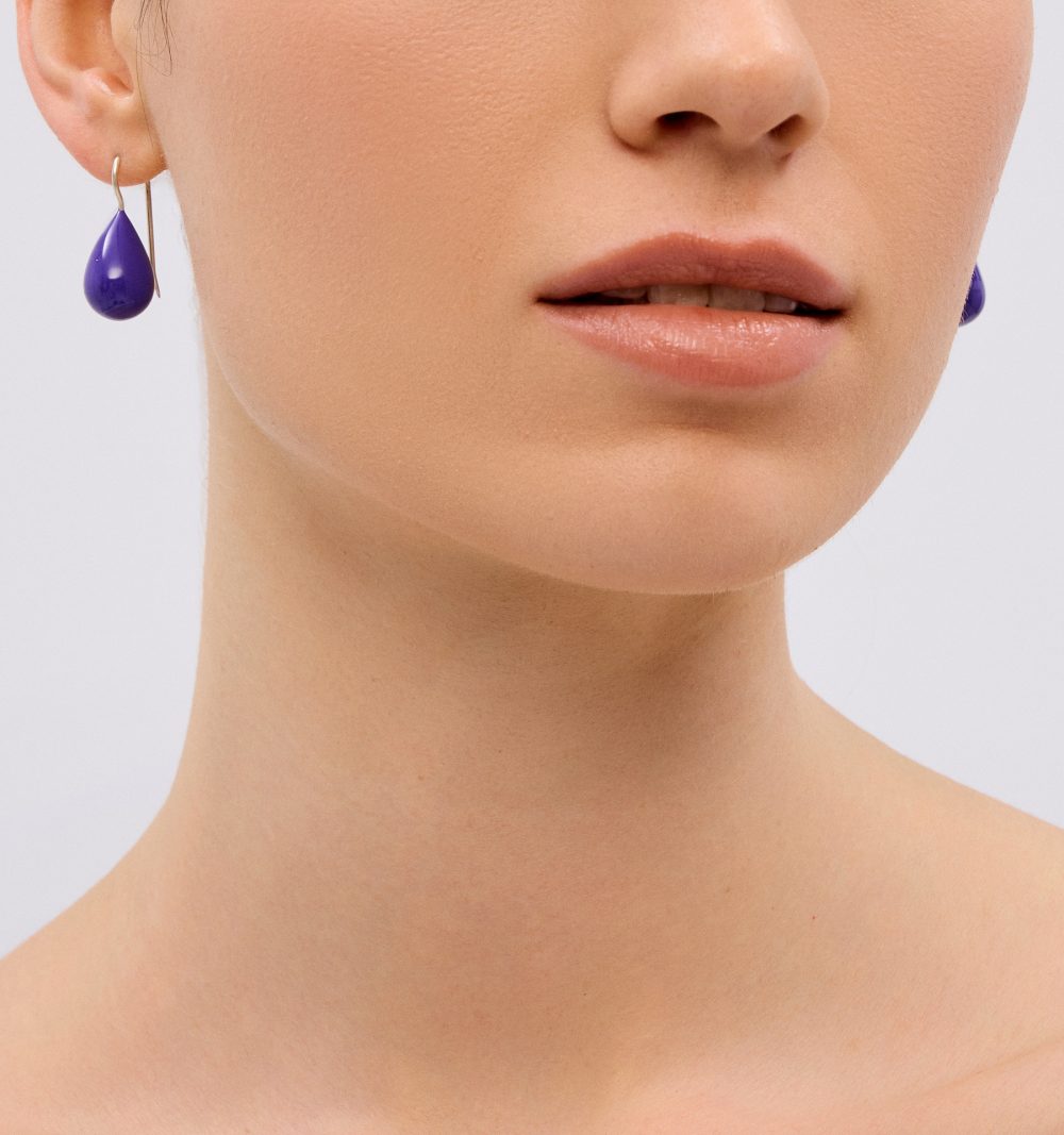 MINI PURPLE FULLY COLORED DROP EARRINGS - Image 2