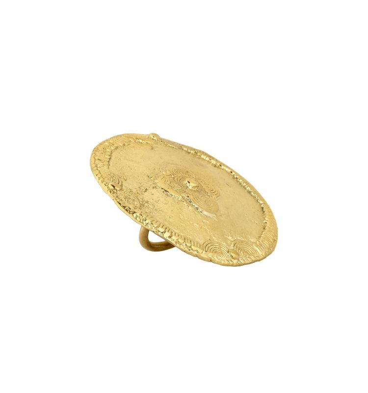 Brass shield ring - Goldish patina