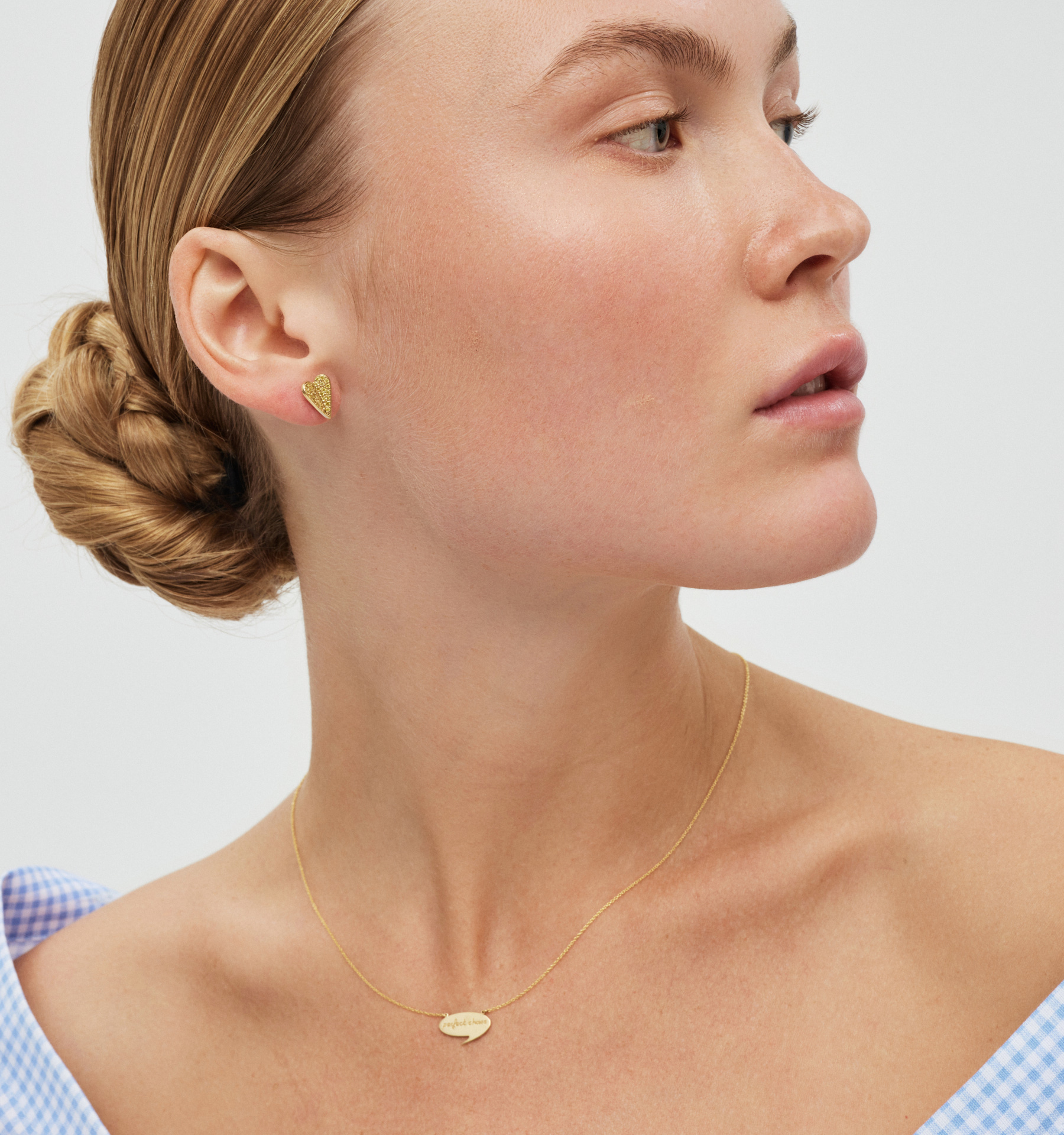MINI FOLDED HEART EARRINGS WITH YELLOW DIAMONDS - Image 2